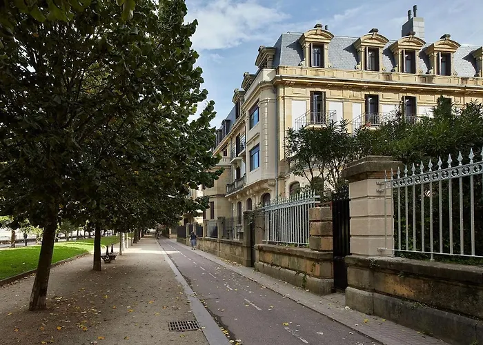 Eiffel - The Collection San Sebastián